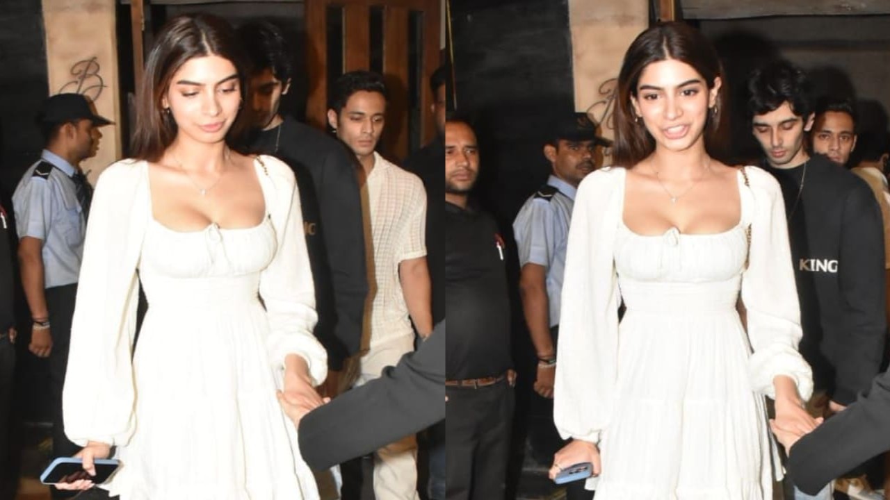Khushi Kapoor STUNS in white evening dress with blouson sleeves; get details. (PC: Viral Bhayani)