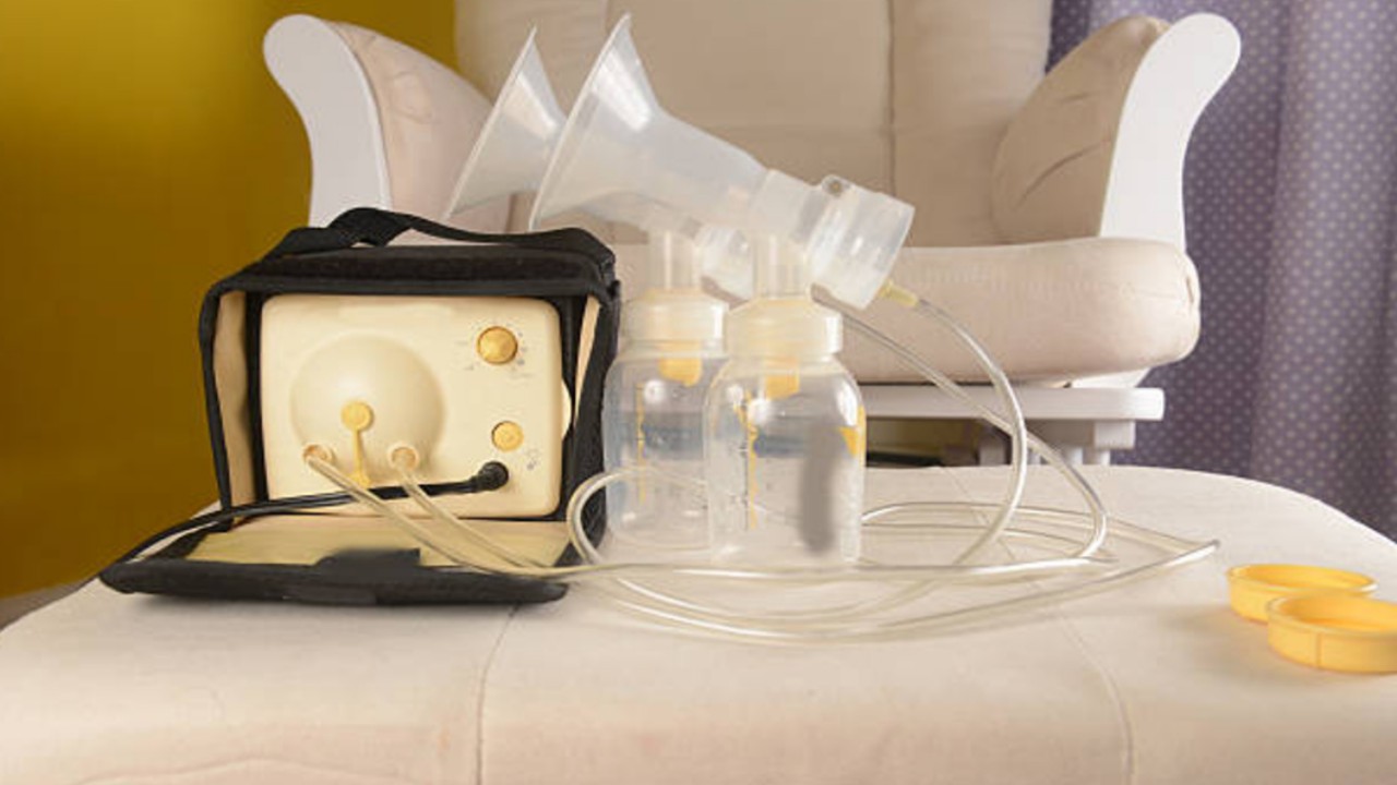 3 ways the new Medela hands-free breast pump is changing the game