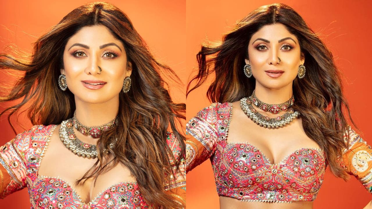 Shilpa Shetty’s glittering earrings
