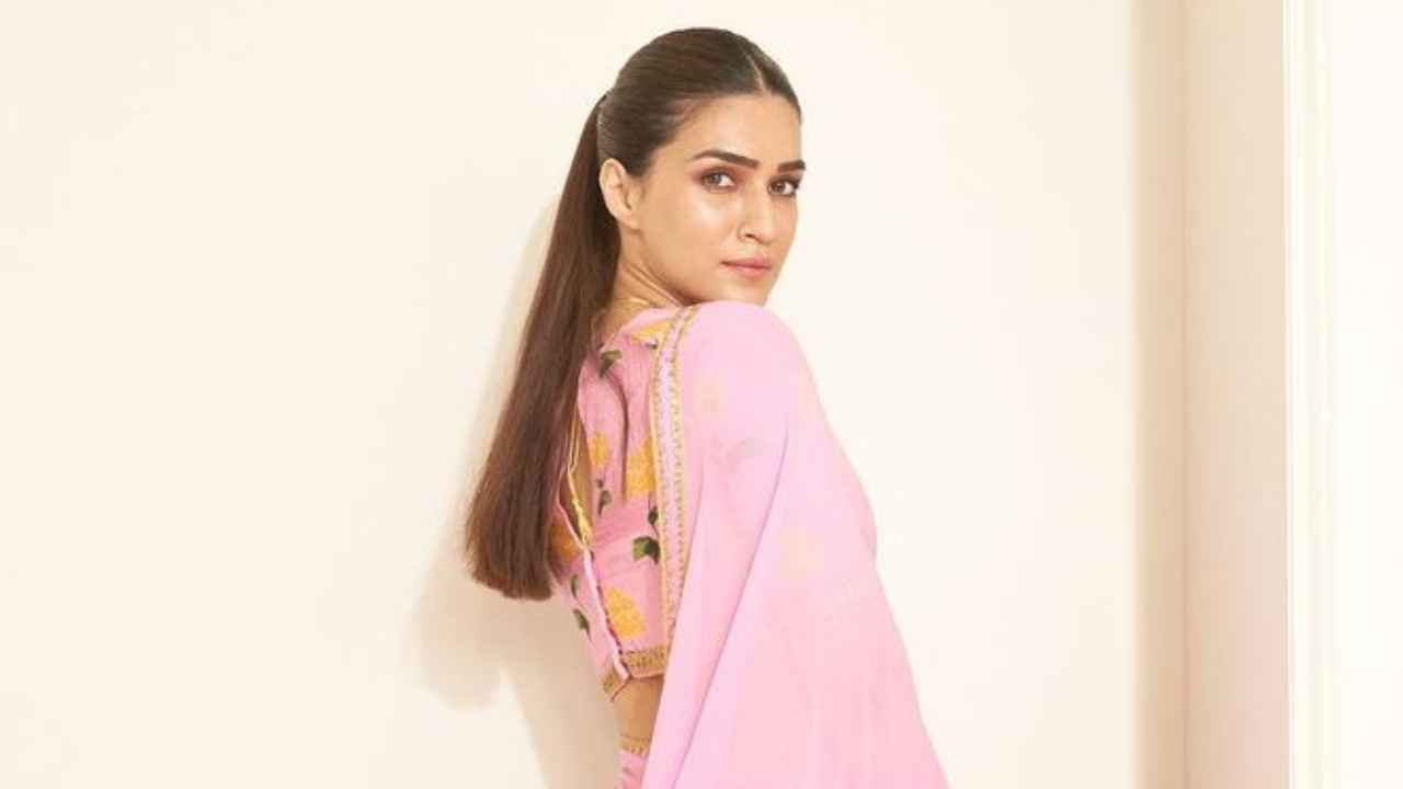 Kriti Sanon pulls off winning look in Masaba's blush pink saree; Traditional jewelry further uplifts the look