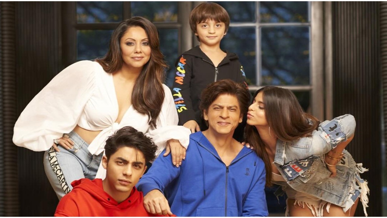 Happy Birthday Gauri Khan: 7 family pics of her with Shah Rukh Khan,  Suhana, Aryan-AbRam are all things love | PINKVILLA