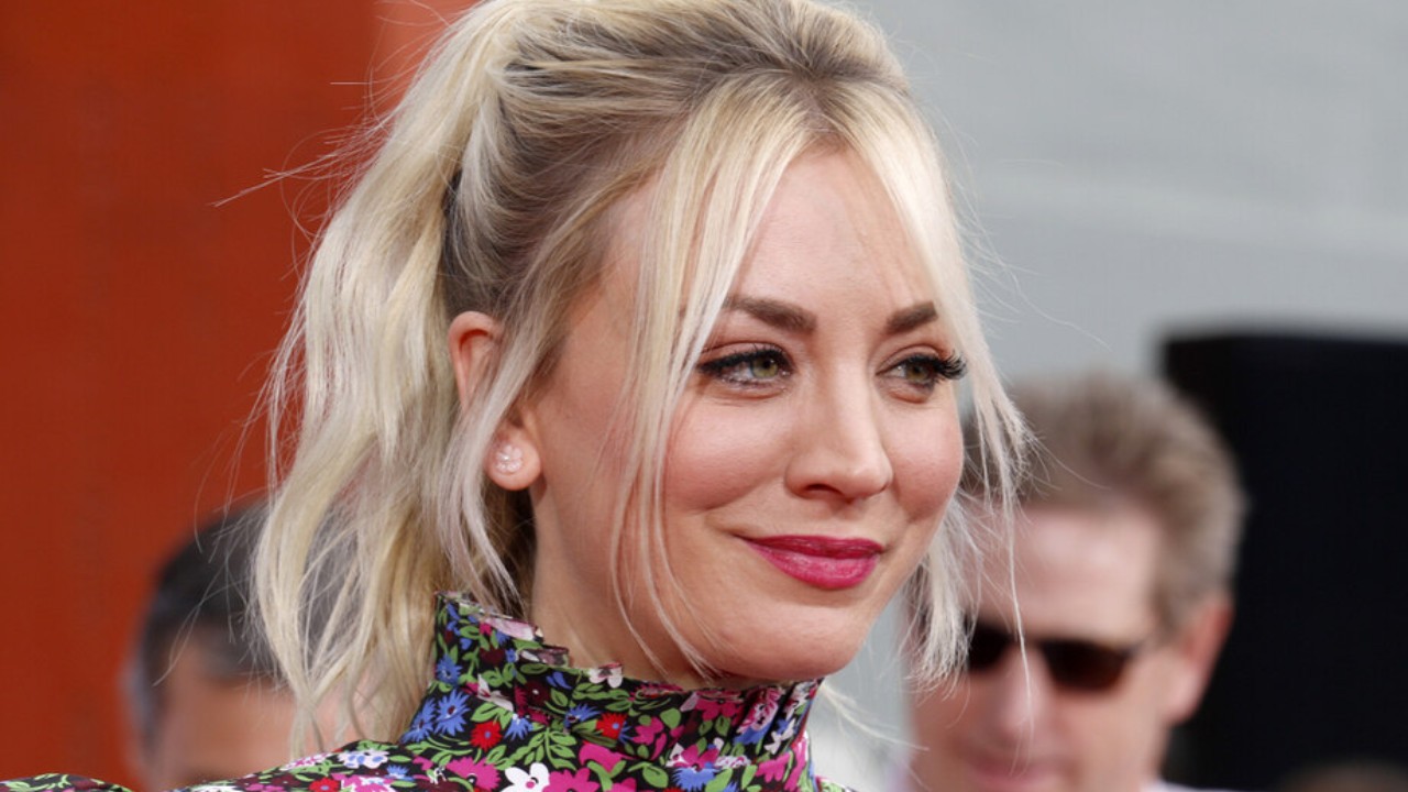 40 Stunning Kaley Cuoco Hairstyles That Will Inspire Your Next Look