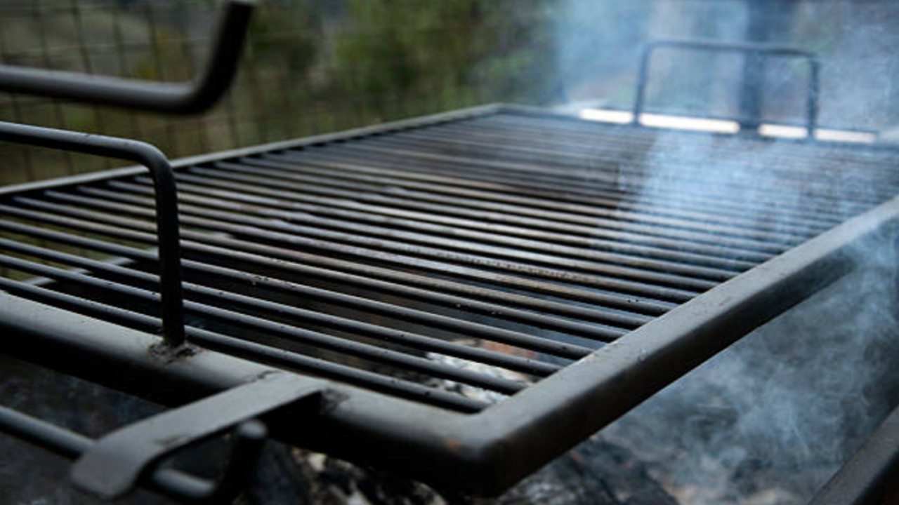 13 Best Smoker Grill Combos to Sizzle And Smoke Your Food