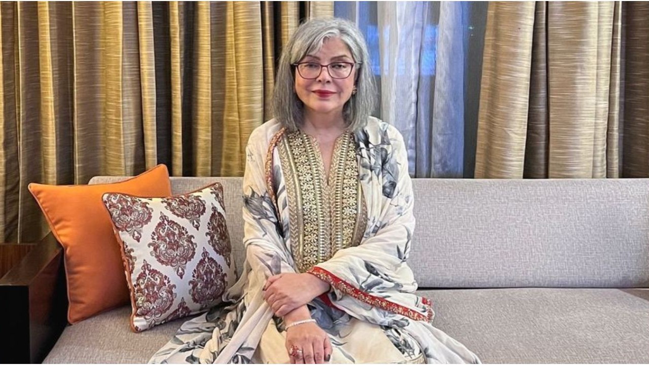 Did you know Zeenat Aman had to apologize to doctor during family vacay in Mauritius in 1995? Here's why