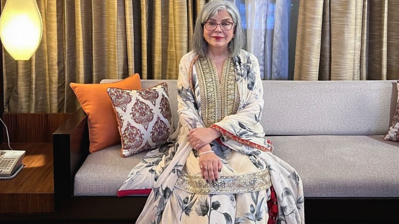 What is ptosis, the condition that Zeenat Aman is suffering from?