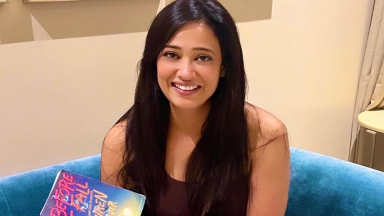 Take a peek into Shweta Tiwari's book collection (PC: Shweta Tiwari Instagram) Shweta Tiwari