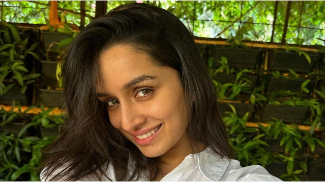 Fans link Shraddha Kapoor's selfie with World Cup match; say 'kal ke dukh se recovery'