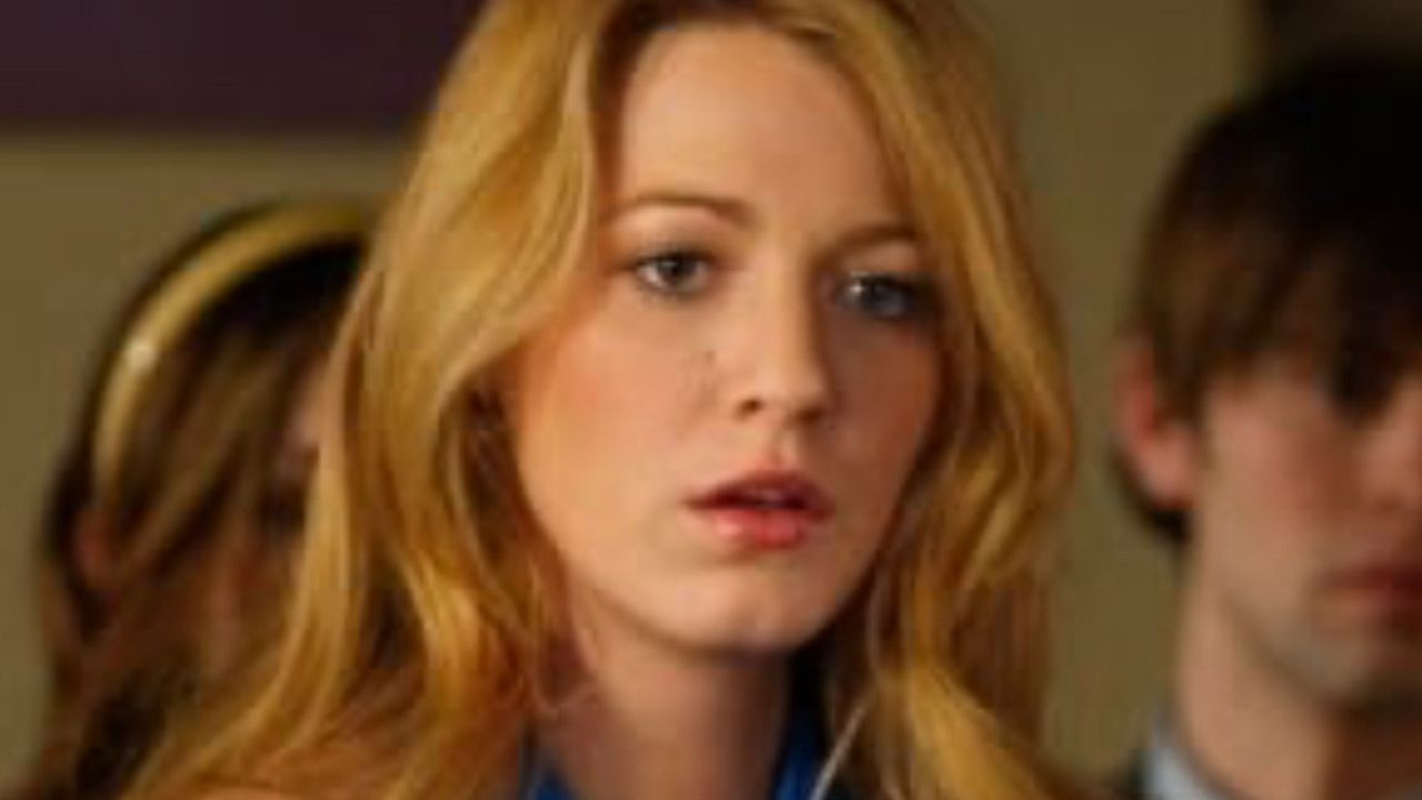 Blake Lively as Serena Van Der Woodsen in Gossip Girl