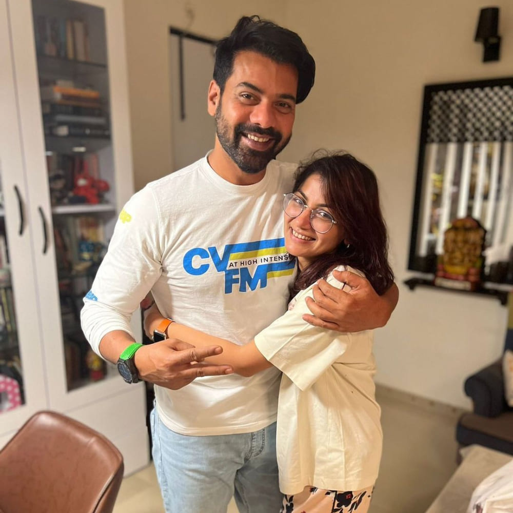 Kaise Mujhe Tum Mil Gaye EXCLUSIVE: Sriti Jha on being in touch with Shabir Ahluwalia; quips, 'We don't talk' Kaise Mujhe Tum Mil Gaye EXCLUSIVE: Sriti Jha on being in touch with Shabir Ahluwalia; quips, 'We don't talk'