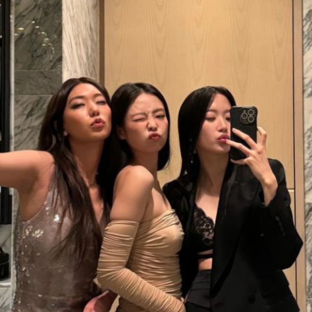 BLACKPINK's Jennie showcases her friendship with Moon Ga Young and Lee Ho Jung in new stunning pics; SEE here BLACKPINK's Jennie showcases her friendship with Moon Ga Young and Lee Ho Jung in new stunning pics; SEE here
