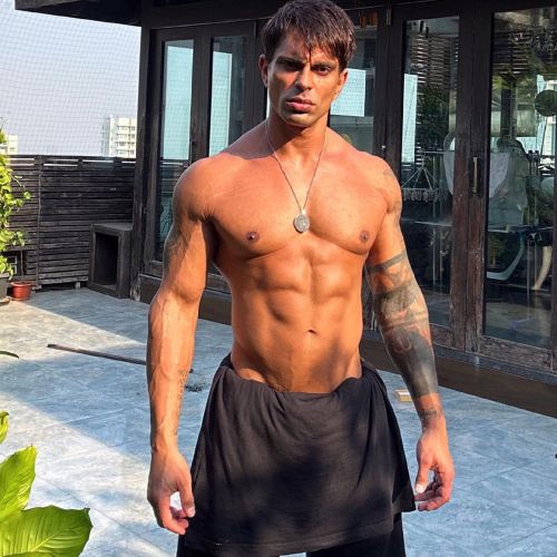 Karan Singh Grover Instagram 