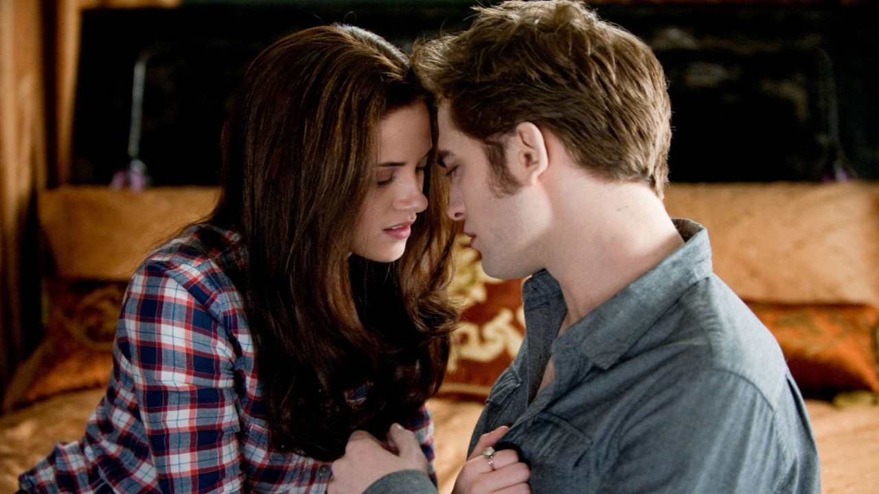 Robert Pattinson and Kristen Stewet ( IMDb ) IMDb