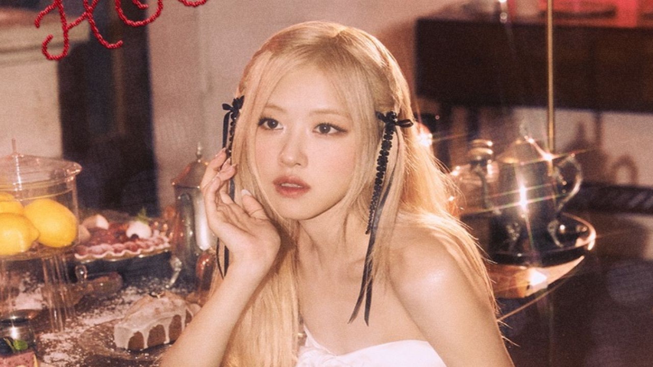 Rosé: courtesy of BLACKPINK's Twitter Twitter