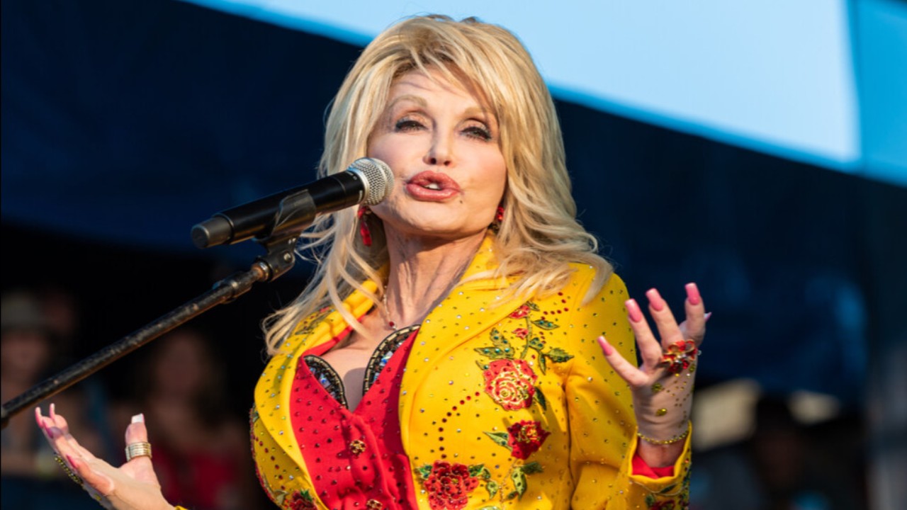 Dolly Parton calls out cancеl culture, says everybody deserves a second chance