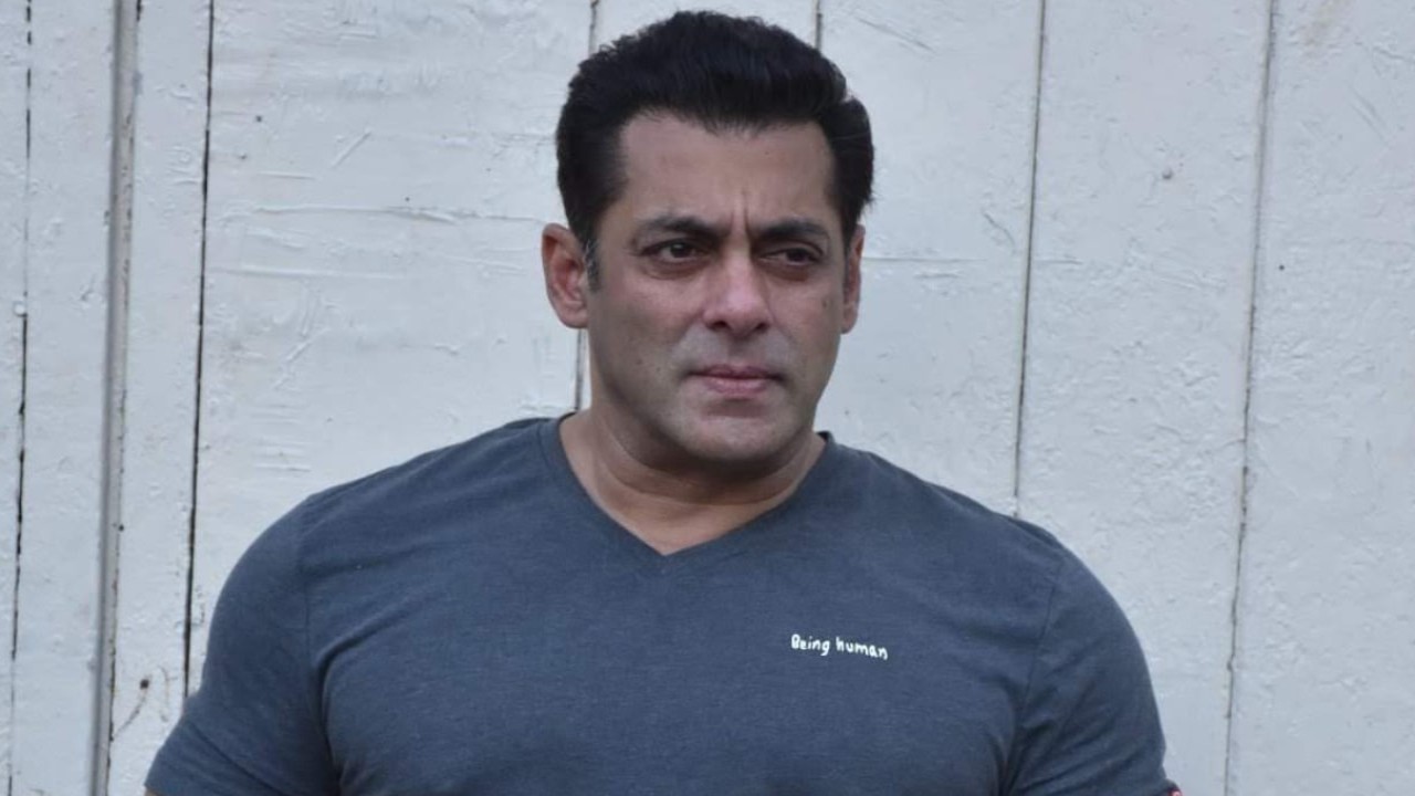 WATCH: Salman Khan sweetly obliges Bengal CM Mamata Banerjee's request to click pics with fans at KIFF