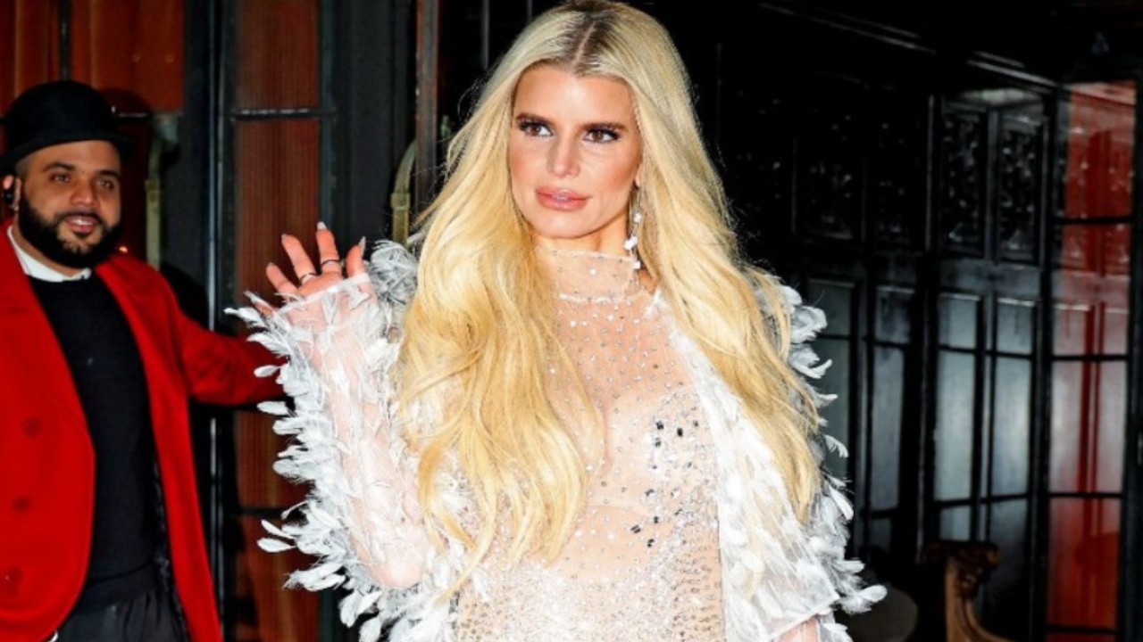 How many plastic surgeries did Jessica Simpson have? Exploring her journey through facial procedures as she gears up for upcoming tour 
