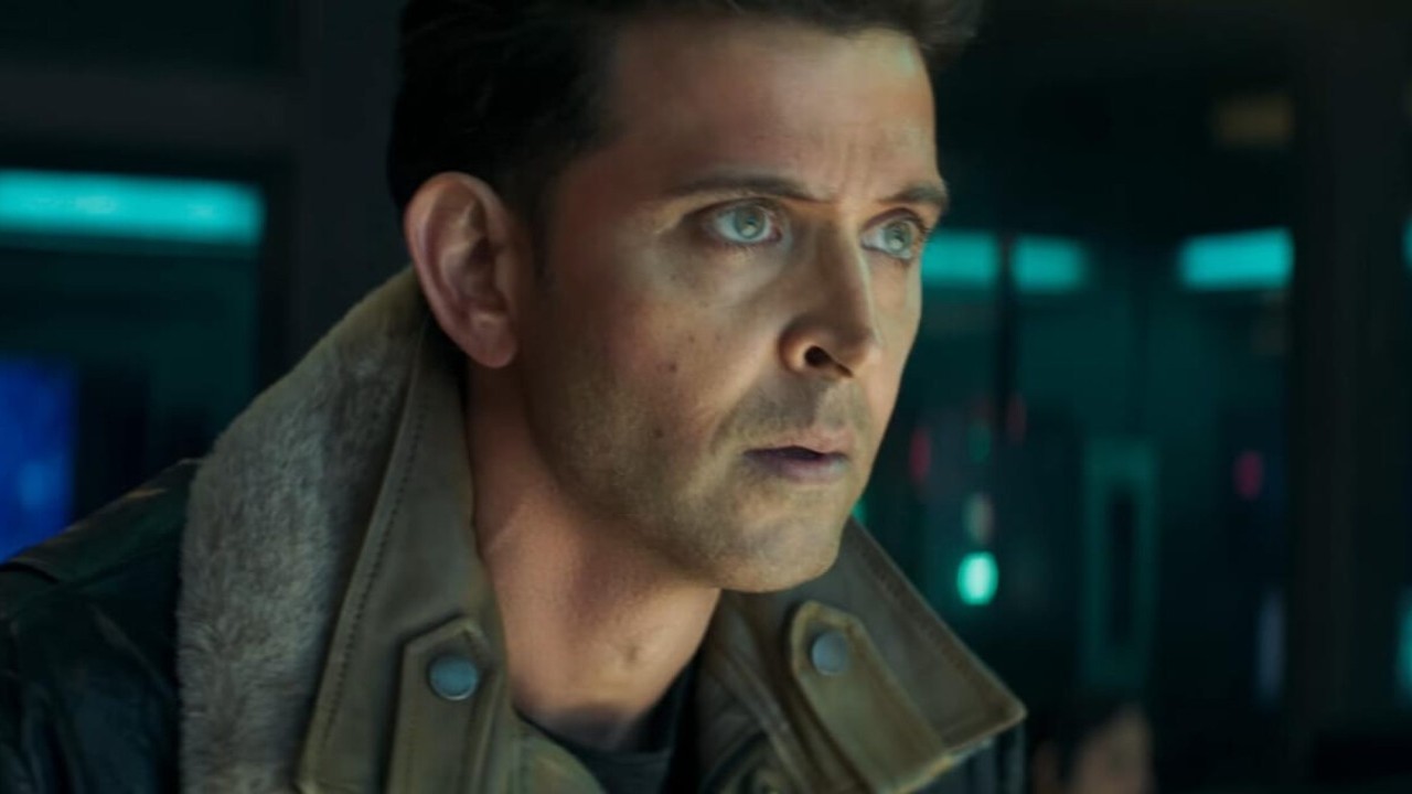 Fighter Opening Day Box Office Trends: Hrithik Roshan, Deepika Padukone film targets a 20 crore start