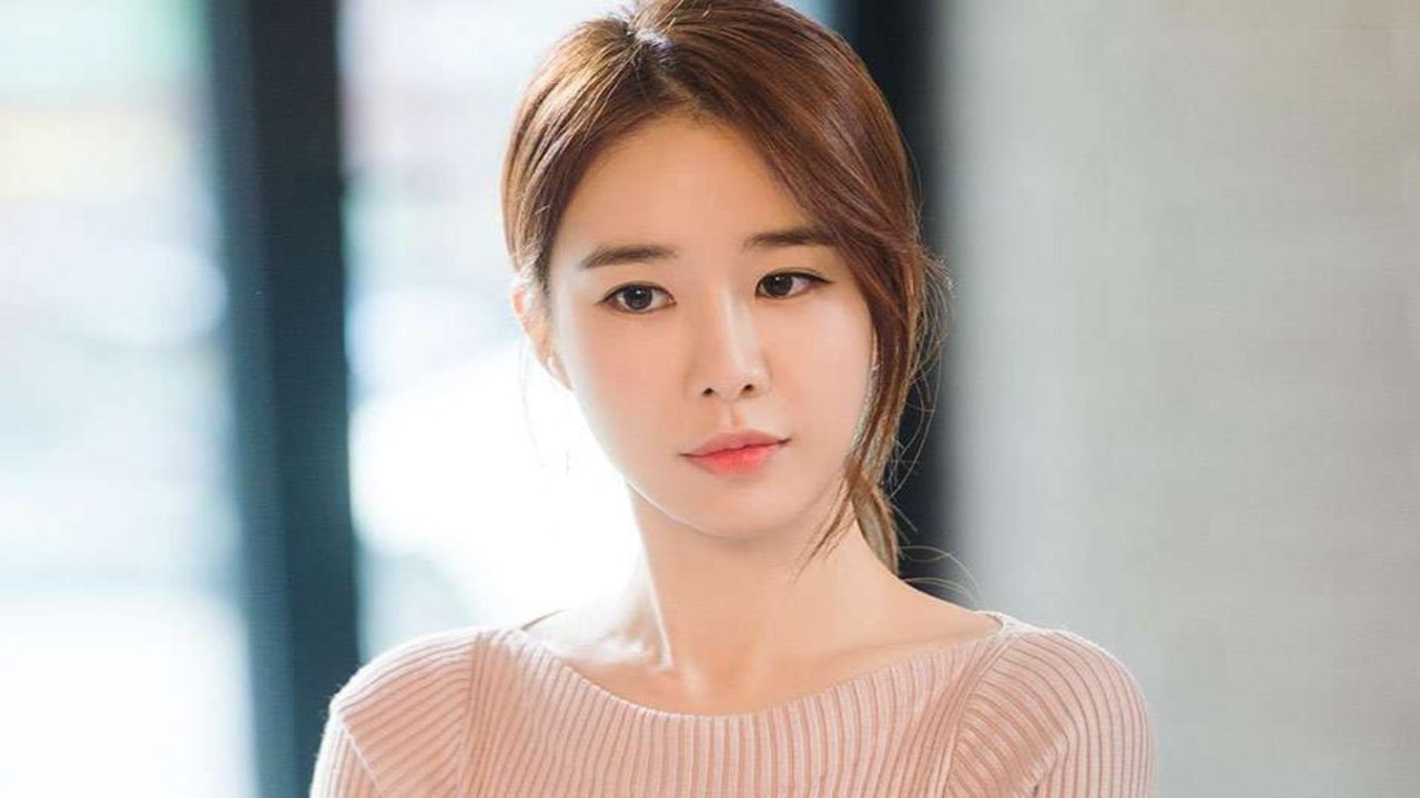 Goblin star Yoo In Na to host new talk show The Secret Business of Detectives based on real-life incidents