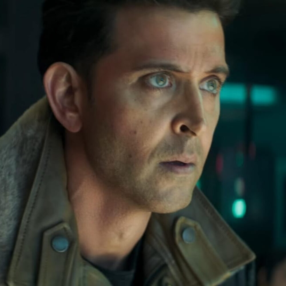 Fighter Opening Day Box Office Trends: Hrithik Roshan, Deepika Padukone film targets a 20 crore start
