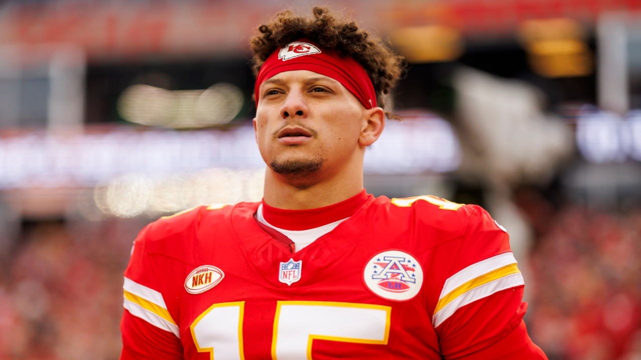 Patrick Mahomes selects THIS quarterback as his MVP pick despite being left out of NFL nominees list