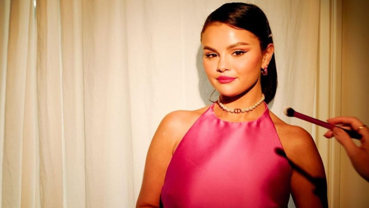 Selena Gomez Shows Her Two Body Positive Sides In Throwback Bikini PICS, Says ‘Proud To Be Who I Am' 
