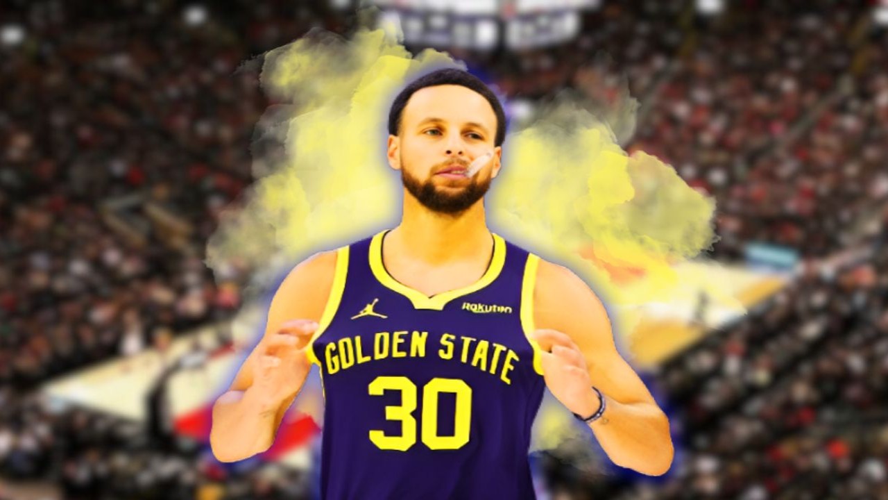 Why does Stephen Curry chew on his mouthguard during Warriors games?