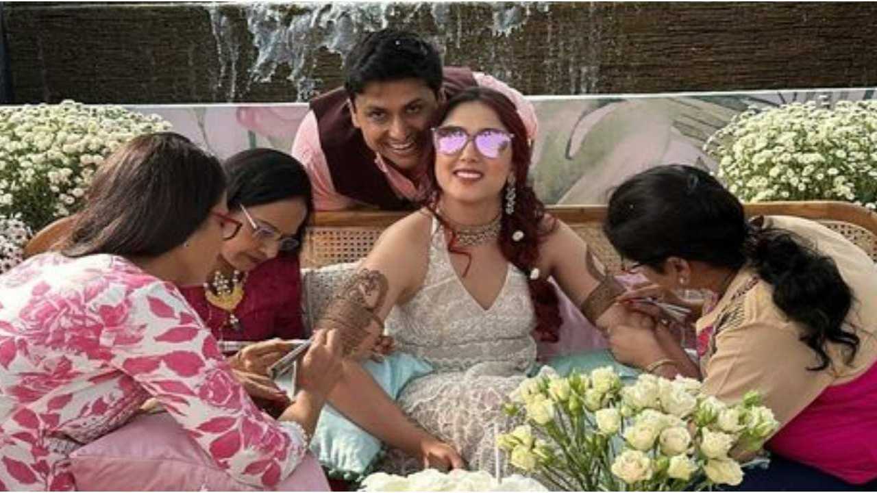 Ira Khan-Nupur Shikhare Wedding: Couple beams with joy in FIRST PIC from mehendi ceremony in Udaipur