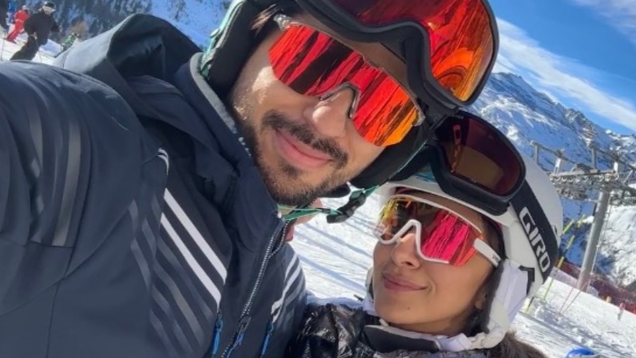 PIC: Kiara Advani-Sidharth Malhotra celebrate first New Year amid snow-capped mountains; fans are all hearts
