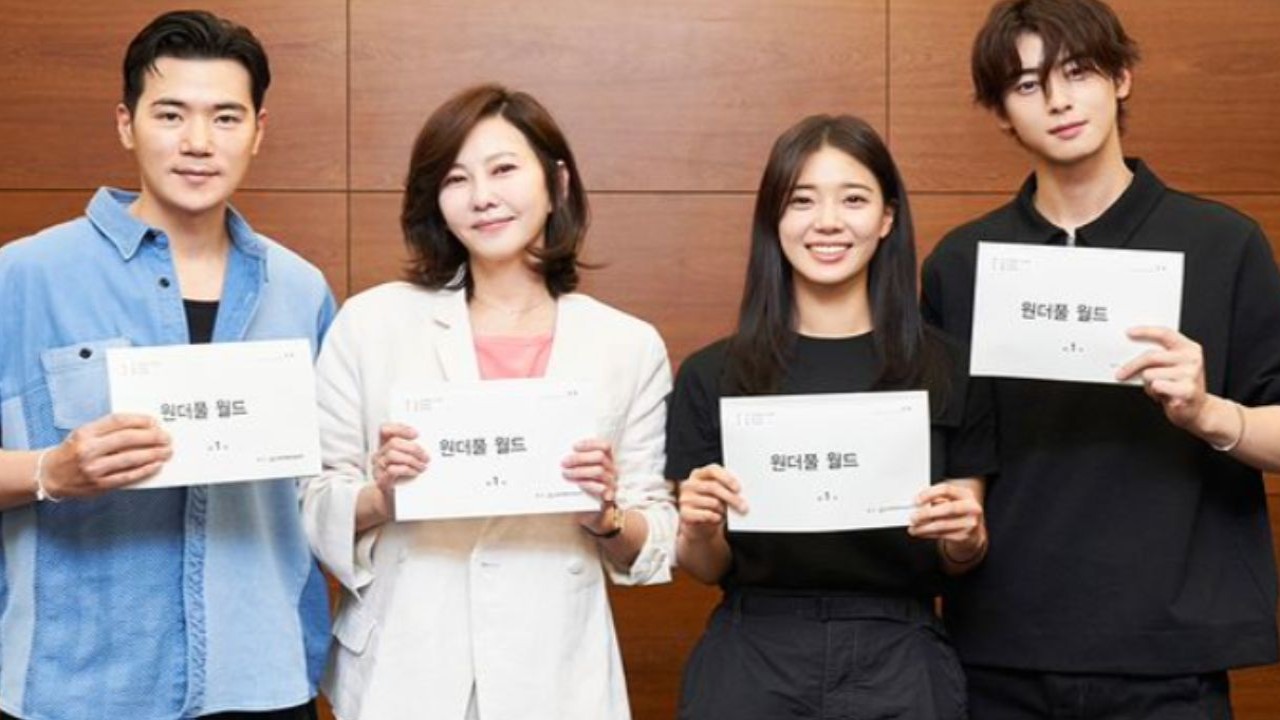 Cha Eun Woo, Kim Nam Joo and Im Sae Mi's Wonderful World raises anticipation for thriller with first script reading; See PICS