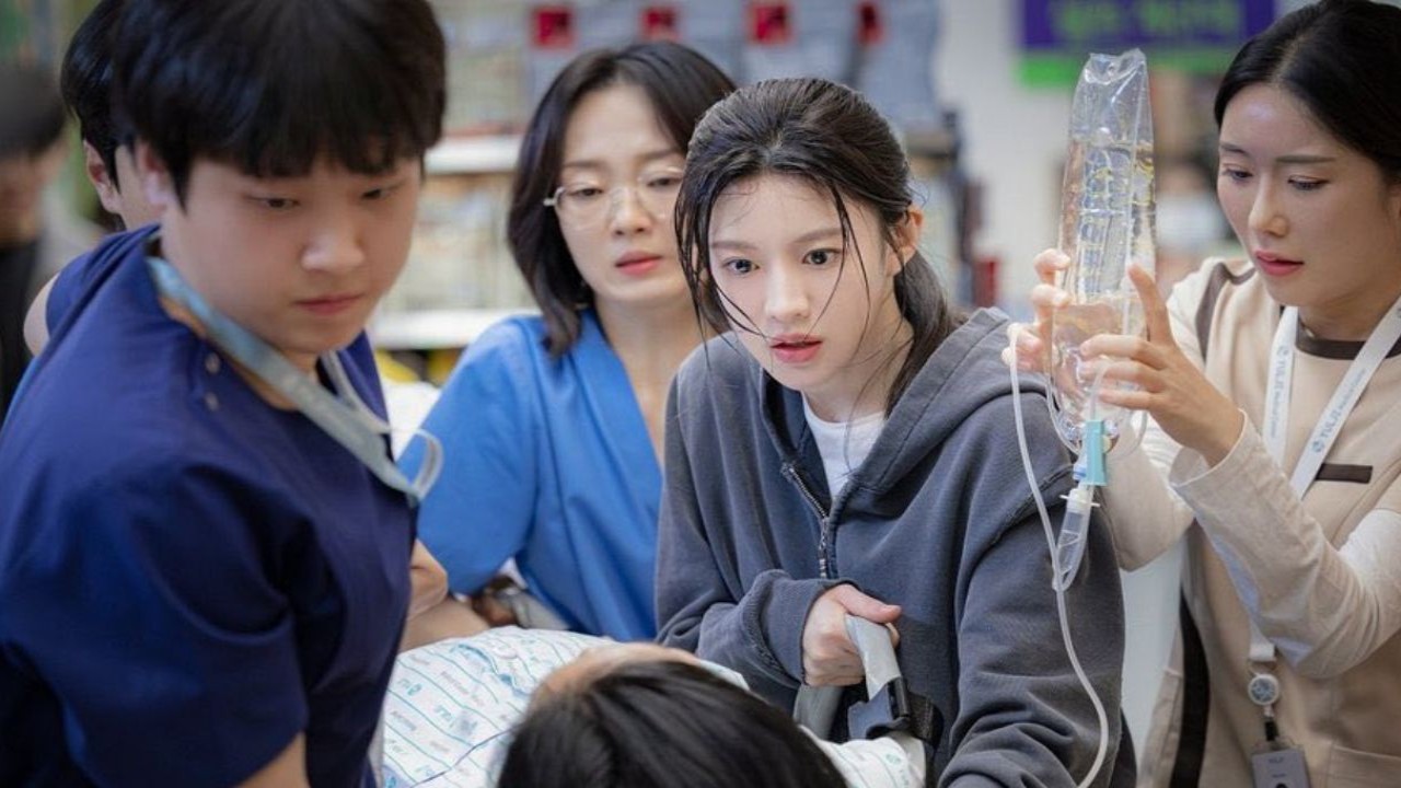 Go Yoon Jung stars as anxious gynecology trainee in Hospital Playlist spin-off Wise Resident Life’s FIRST LOOK