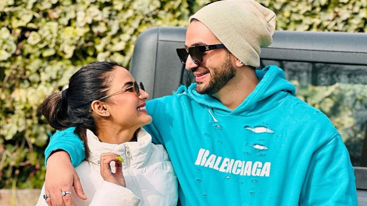 Jasmin Bhasin showers boyfriend Aly Goni with expensive gifts on his 33rd birthday on fun trip to Phuket