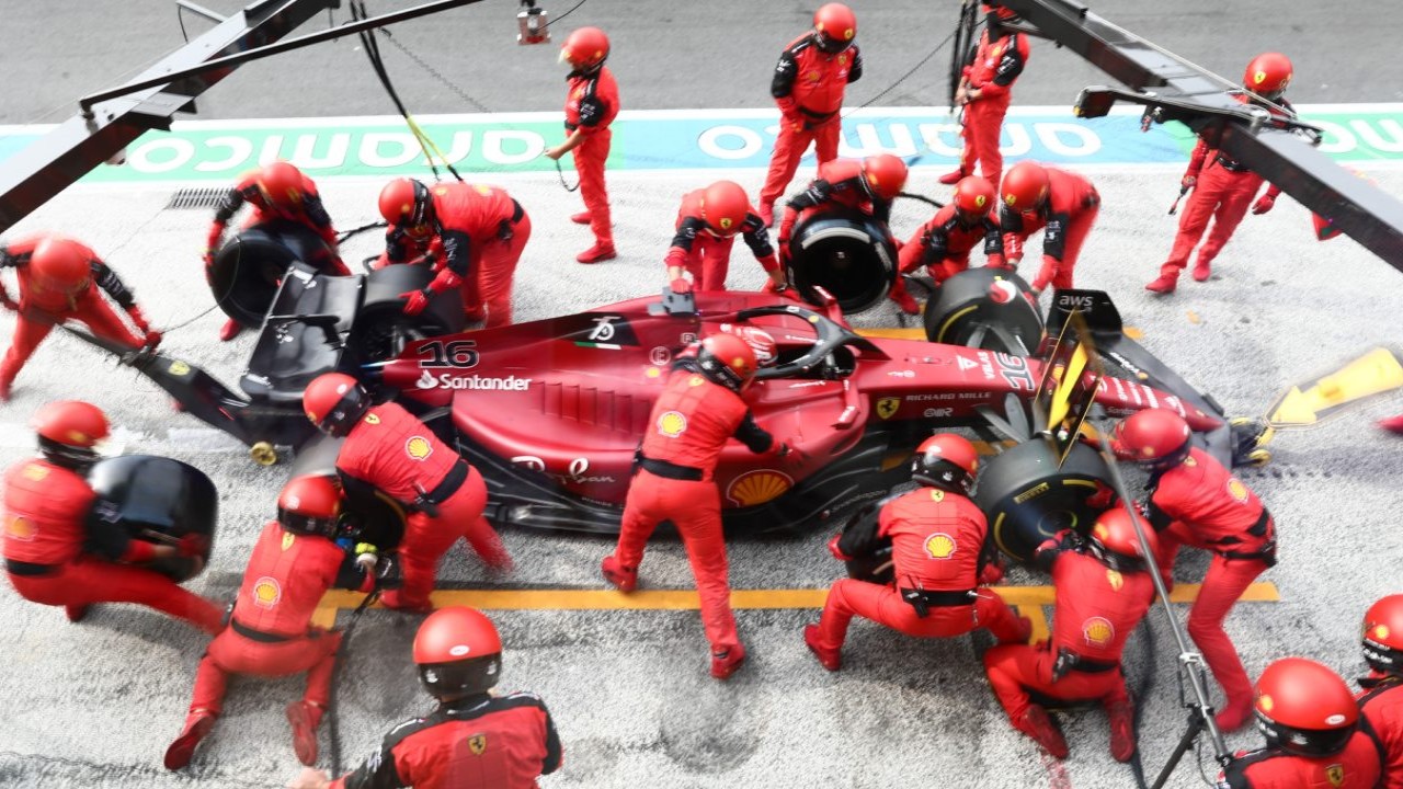 F1 Pit Crew Salary: How Much Do F1 Pit Crew Make?