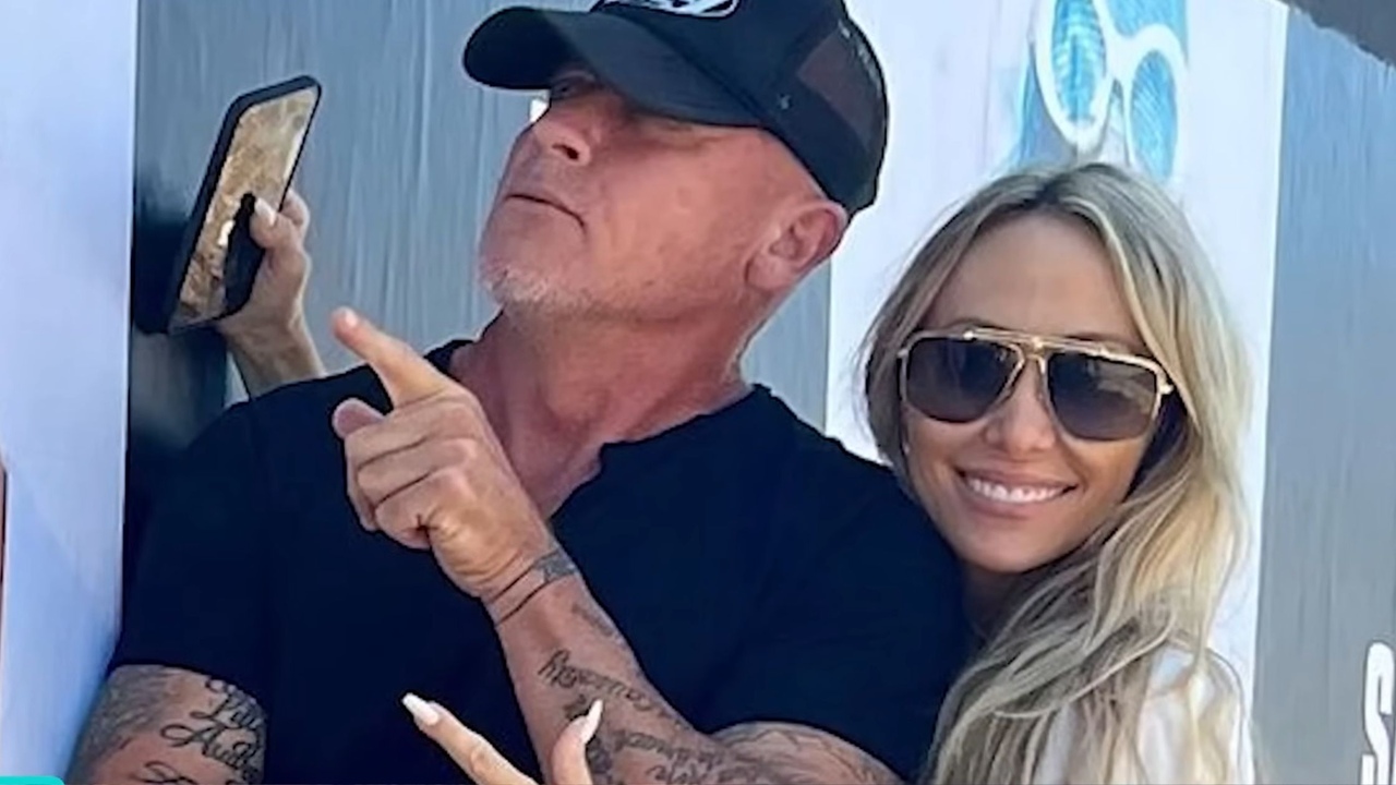  Tish Cyrus and Dominic Purcell's relationship evolve