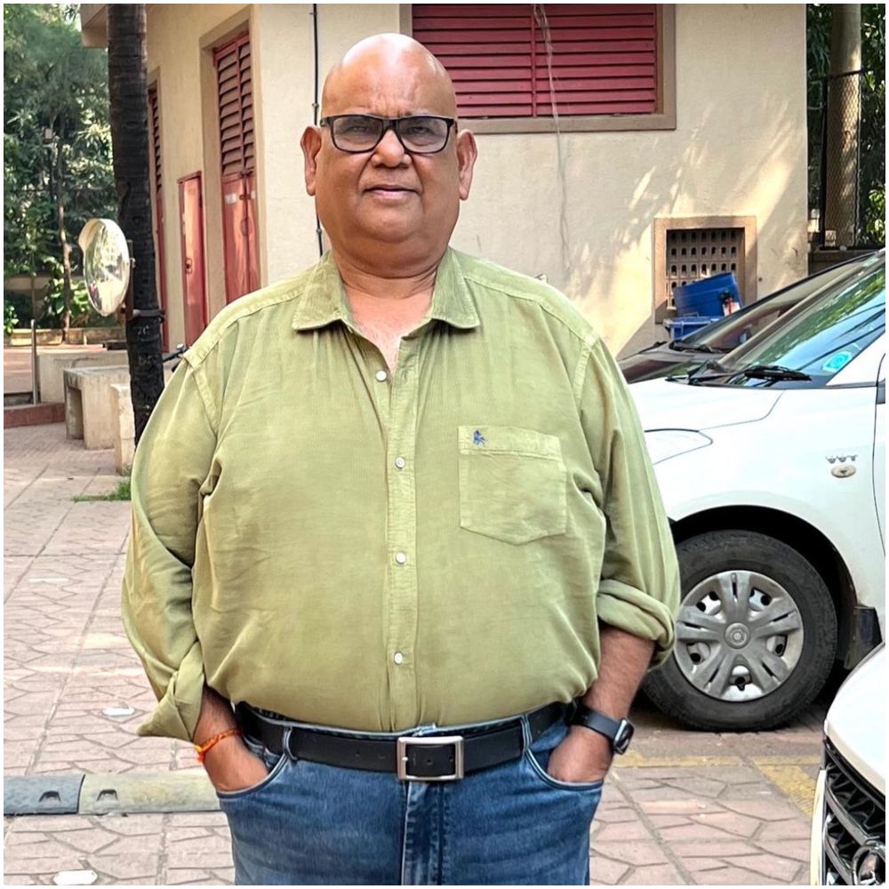 8 most popular Satish Kaushik movies that will bring smile to your face: Mr India to Bade Miyan Chote Miyan 8 most popular Satish Kaushik movies that will bring smile to your face: Mr India to Bade Miyan Chote Miyan