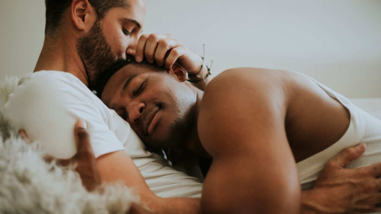 How to Cuddle Listen to the Heartbeat