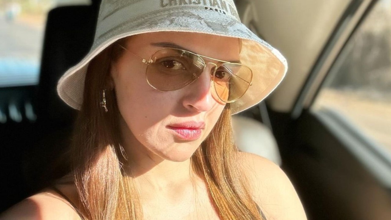 Esha Deol drops sun-kissed selfie with cryptic note days after separating from ex-husband Bharat Takhtani