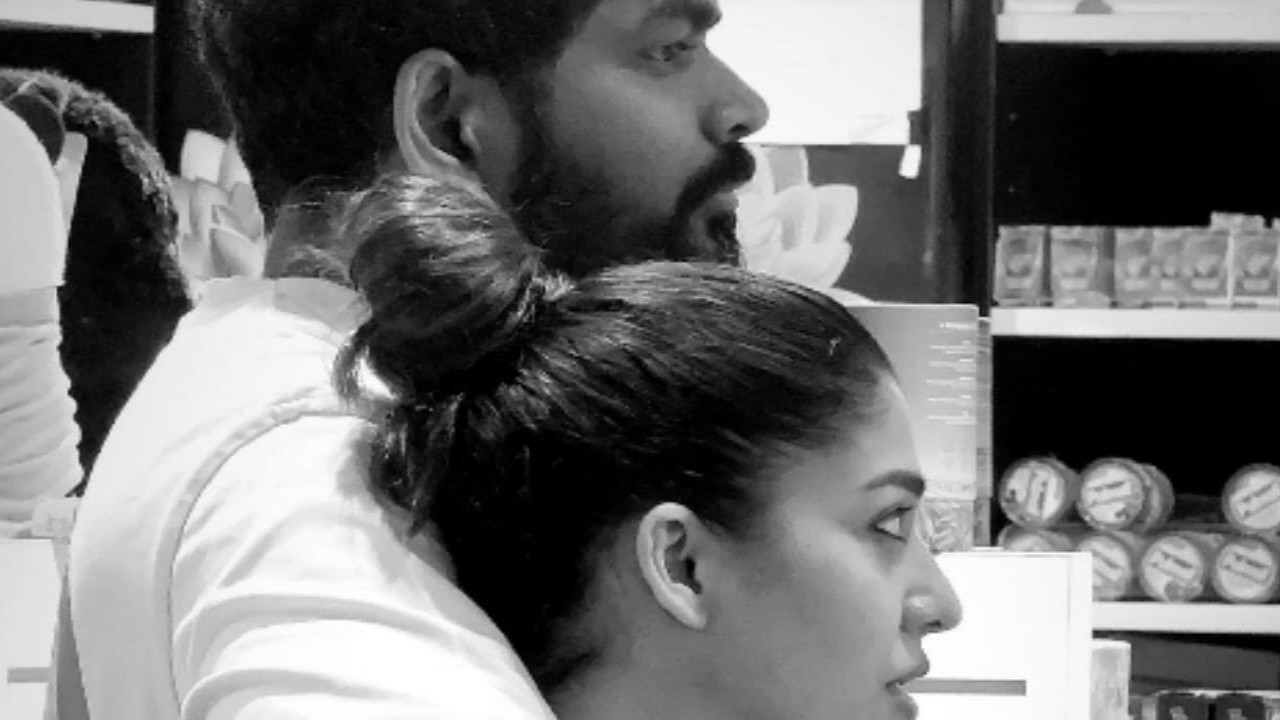 Nayanthara drops cosy PIC with hubby Vignesh Shivan from their   Singapore trip and it’s all things love