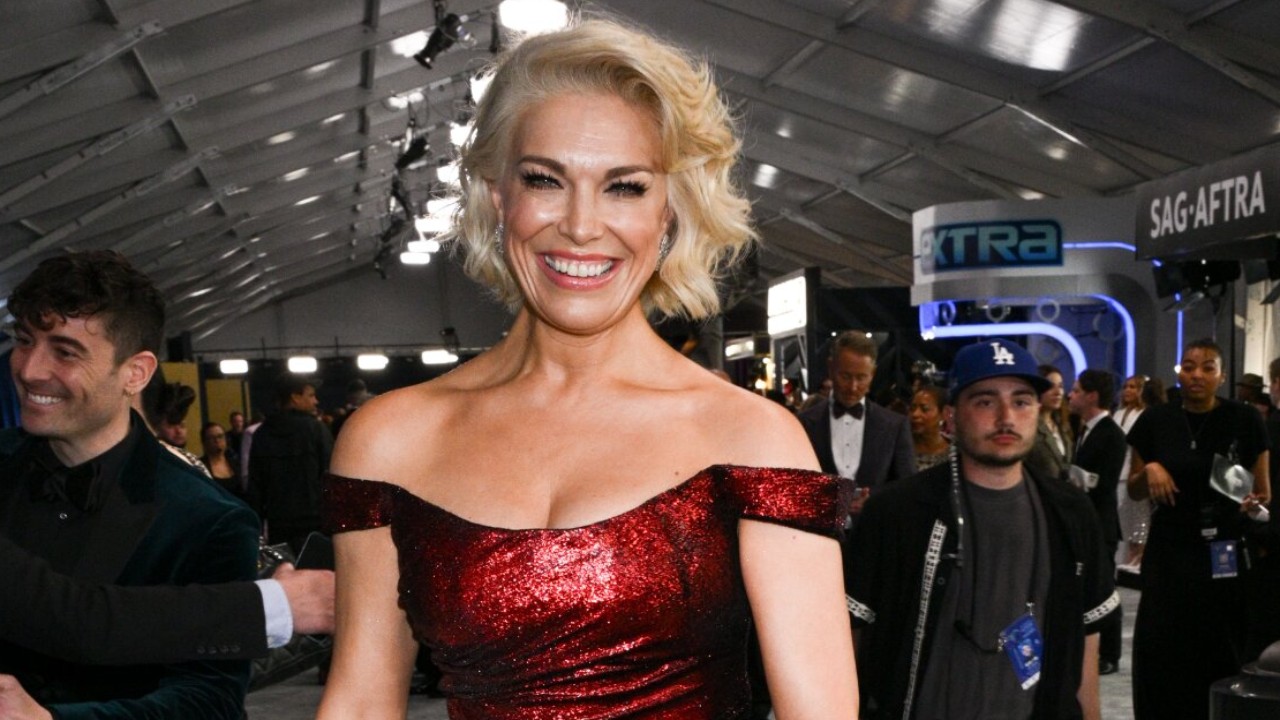 Why Did Ted Lasso's Hannah Waddingham Carry Cardboard Purse To SAG Awards? See Here