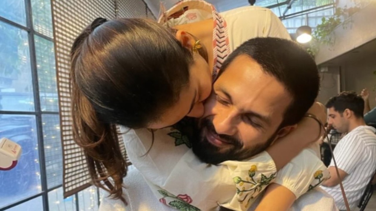 Mira Kapoor gives passionate kiss to Shahid Kapoor in Valentine's Day special post; fans can't stop gushing