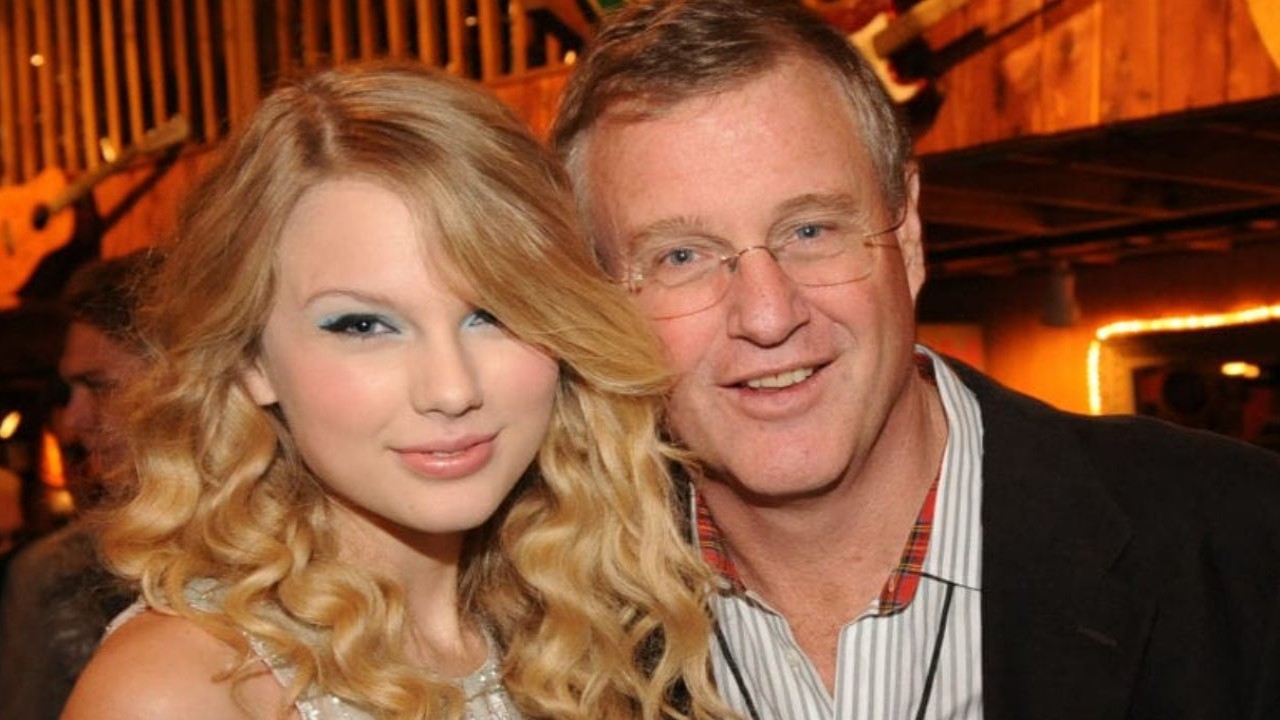 Pap Who Accused Taylor Swift's Dad Of Alleged Assault Says He Is Ready To Forgive And Forget The Incident Over THIS Condition
