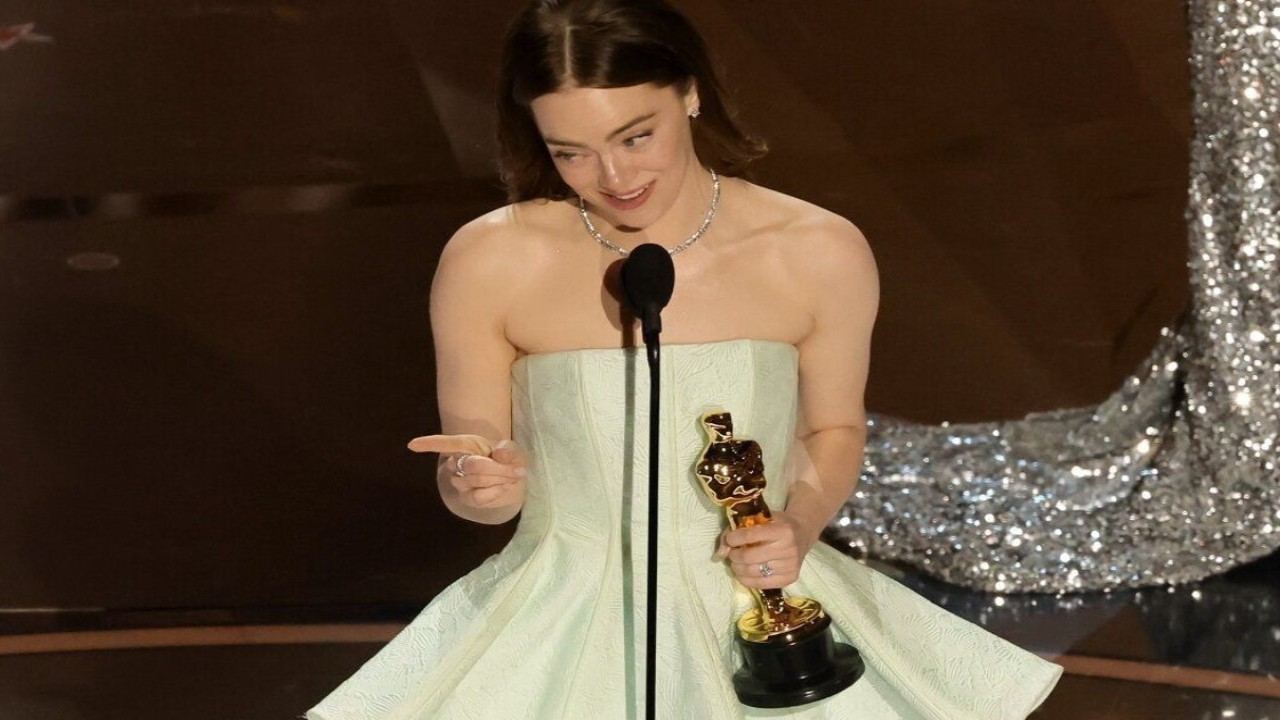 Academy Awards 2024: How Did Emma Stone's Dress Break At The Oscars; Actress Explains Through Tears On Stage