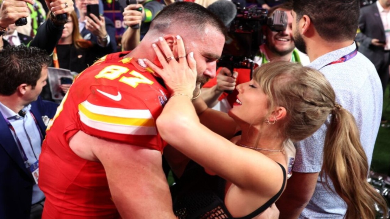 Taylor Swift And Travis Kelce Step Out For Date Night In Singapore After Singer's Eras Tour Concert