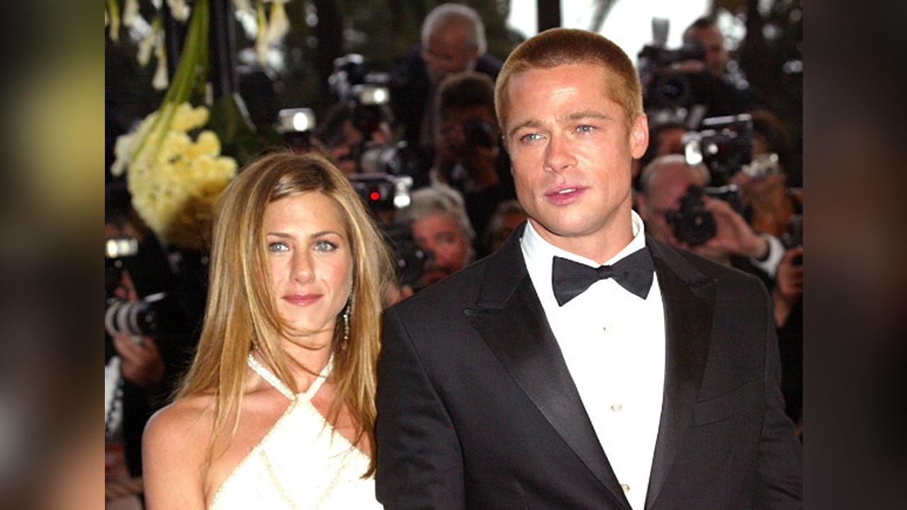 Brad Pitt and Jennifer Aniston (via Getty Images)