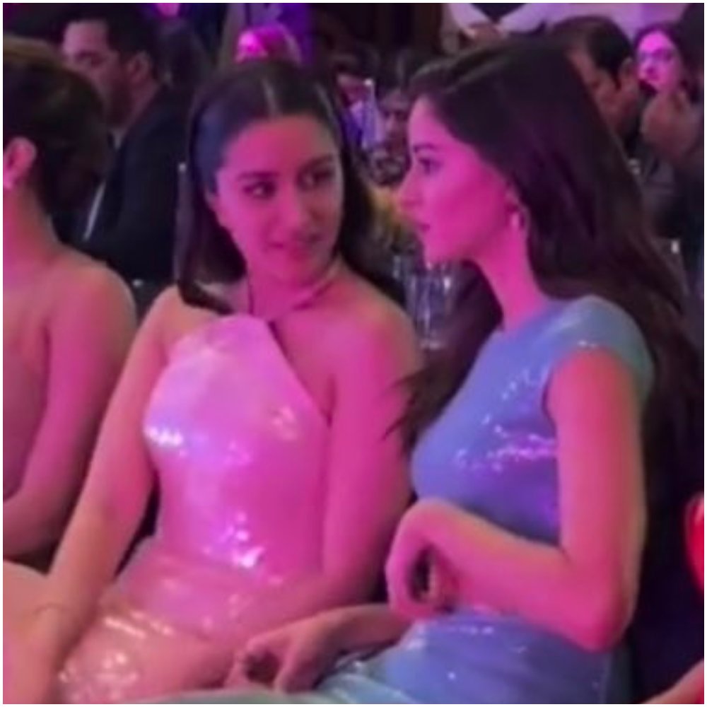 Pinkvilla Screen & Style Icons Awards: Aditya Roy Kapoor's rumored lady love Ananya Panday engages in chat with Shraddha Kapoor