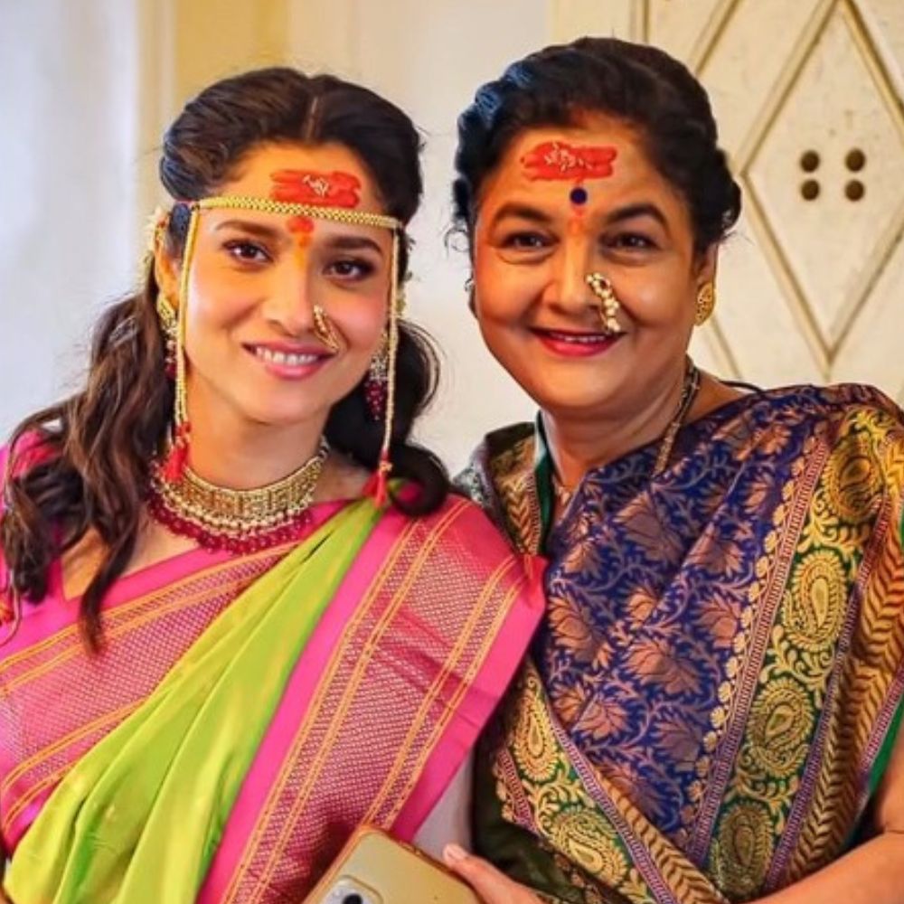 Pinkvilla Screen and Style Icons Awards: Ankita Lokhande’s mom congratulates her on her win Pinkvilla Screen and Style Icons Awards: Ankita Lokhande’s mom congratulates her on her win
