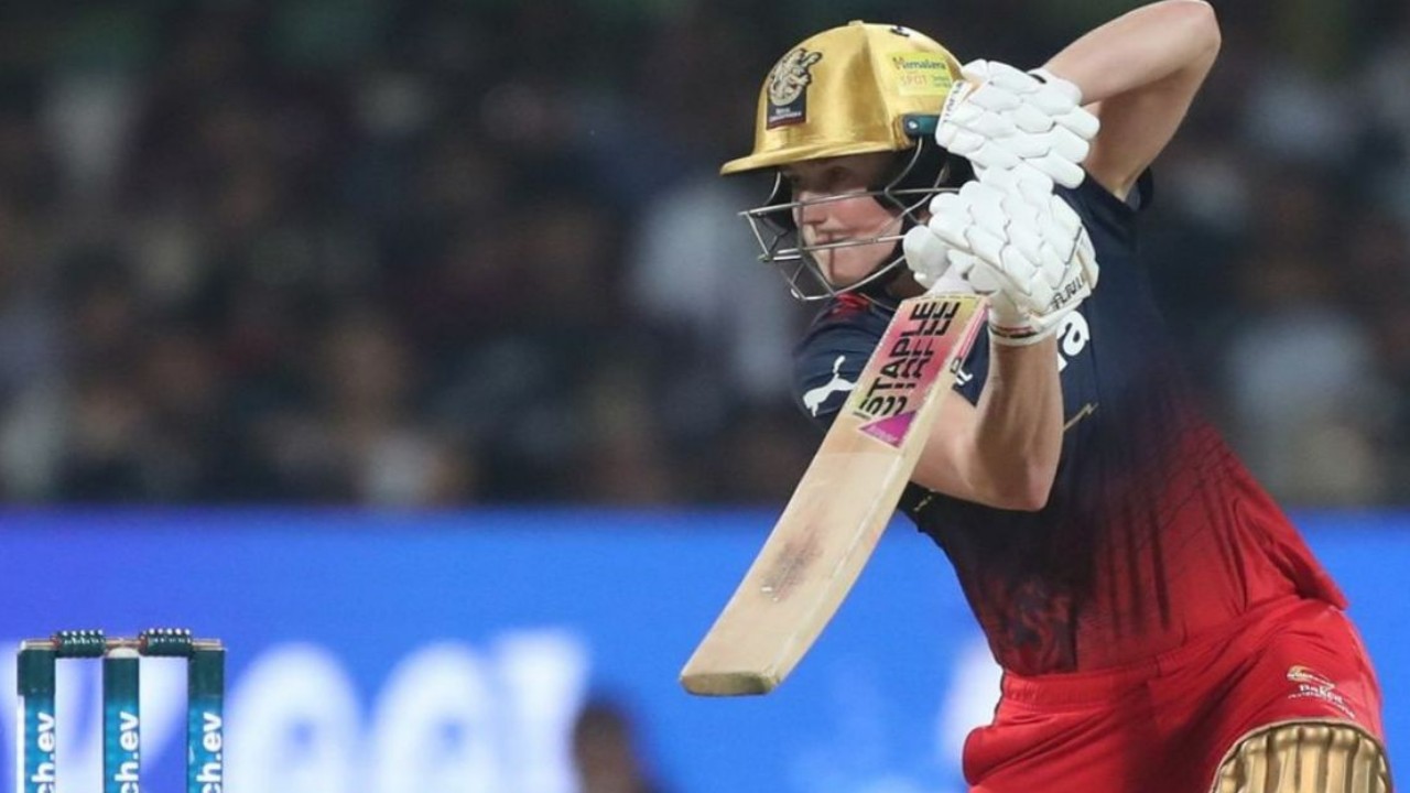 Watch: Ellyse Perry Breaks Window of Display Car During Royal Challengers Bangalore vs UP Warriorz