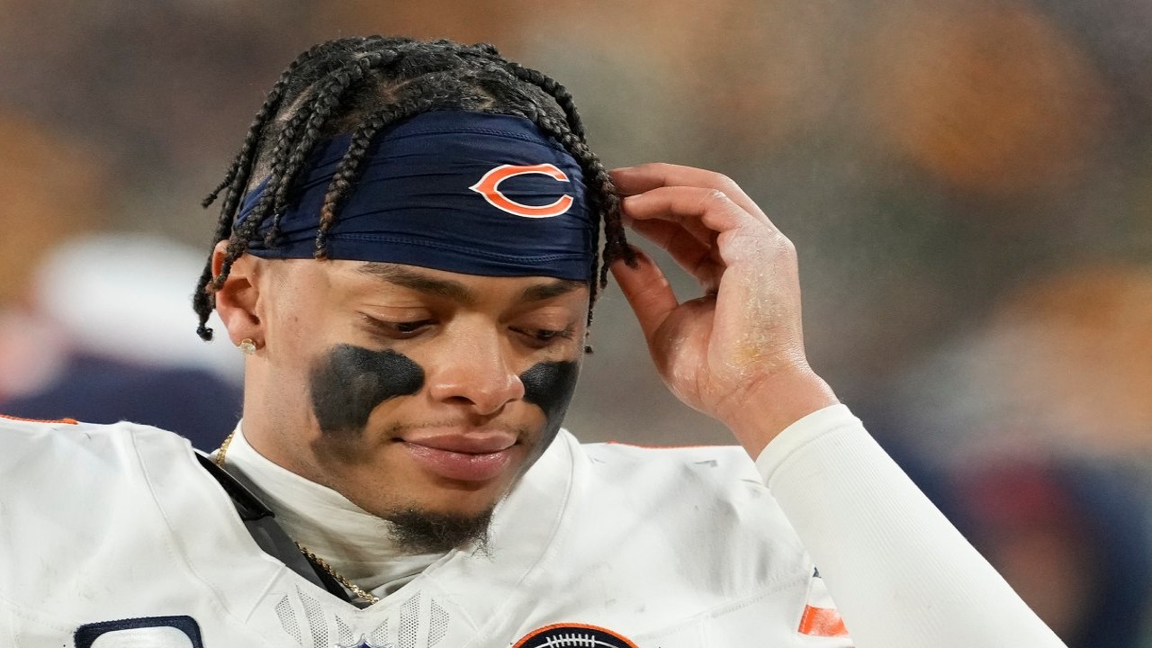 What Happened to Justin Fields? Bears Trade QB to Steelers Amid Potential Caleb Williams Move