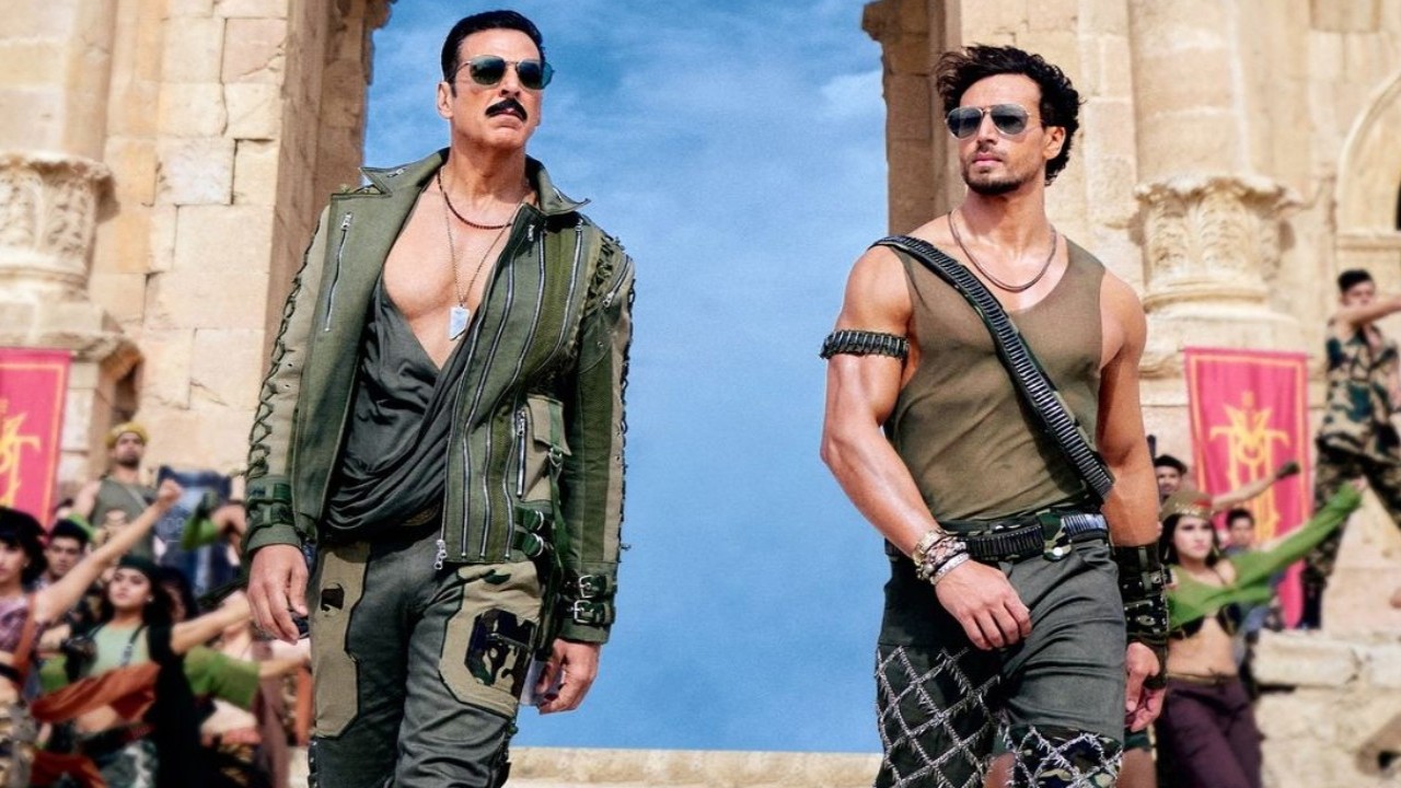 Akshay Kumar teaches Tiger Shroff how to open door on his birthday; WATCH this fun BTS video from BMCM set