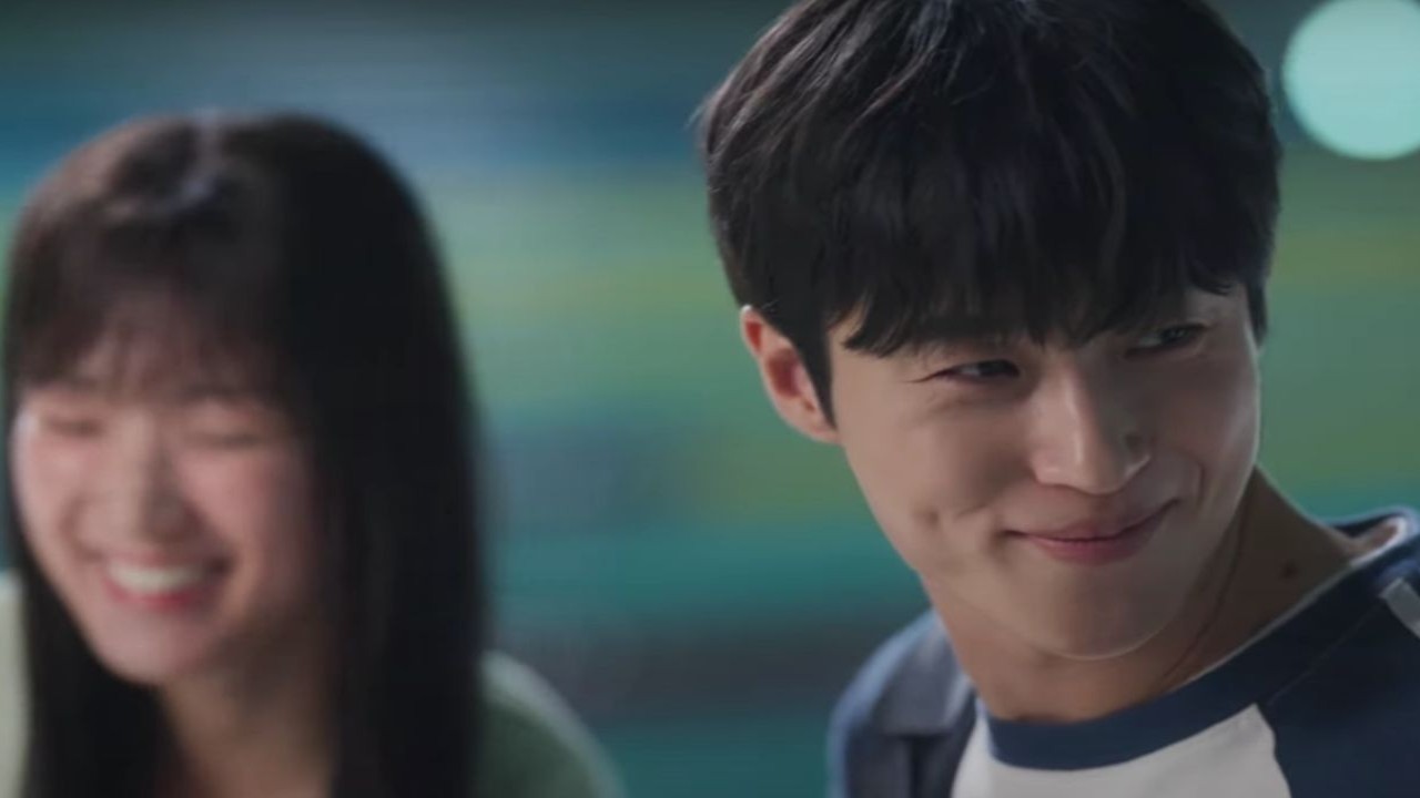 Lovely Runner teaser: Byeon Woo Seok slowly warms up to Kim Hye Yoon's  protective nature; Watch | PINKVILLA: Korean