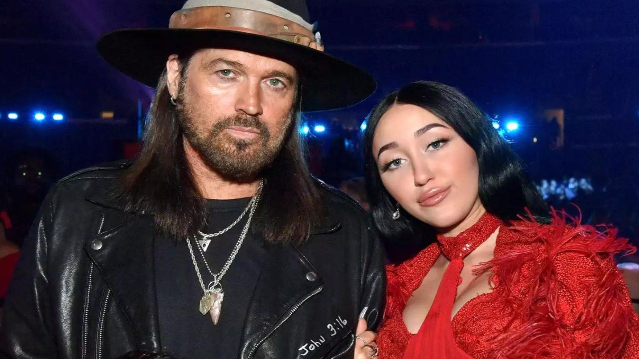 Is Noah Cyrus 'Very Loyal' To Dad Billy Ray After His Divorce From Tish  Cyrus? Here's What Sources Had To Say | PINKVILLA